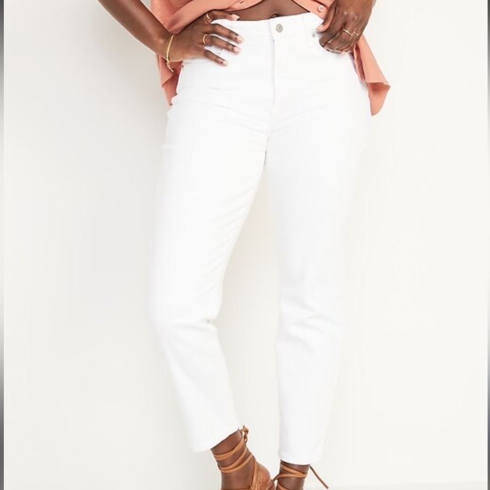 NWT. Old Navy white OG straight denim cut off